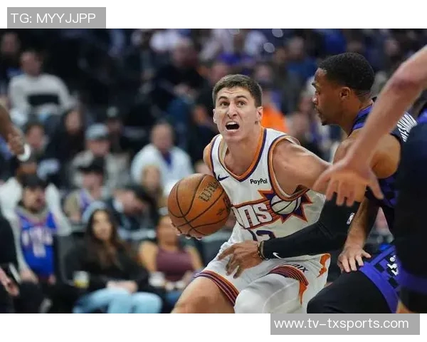 布克盛赞马威充满活力展现内线全能特质令人期待