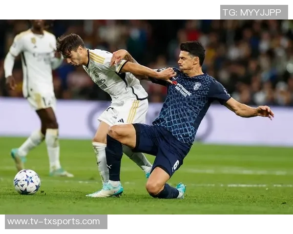 匈牙利费伦茨瓦罗斯足球俱乐部宣布与主帅罗比基恩续约成功